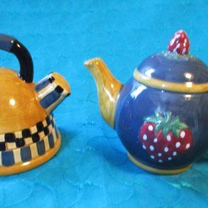 Vintage SAKURA Teapot Tea Kettle Salt and Pepper Shakers Hand Painted Ceramic VG